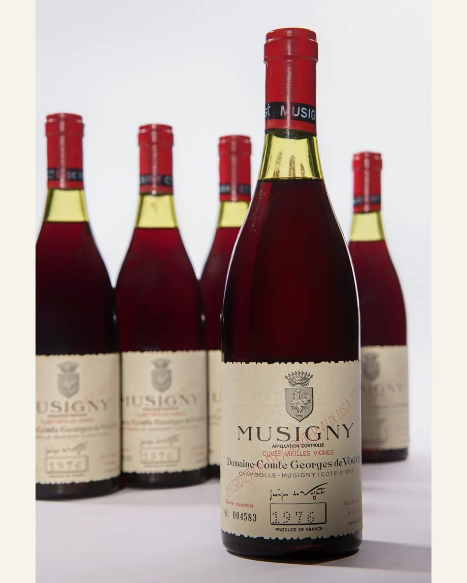 Comte Georges De Vogue Musigny Blanc慕西尼干白酒标与酒瓶图片
